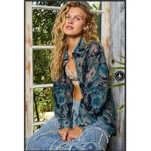 NEW!!! POL Oversized Sheer Floral Button-Down Shirt | Blue Floral Large